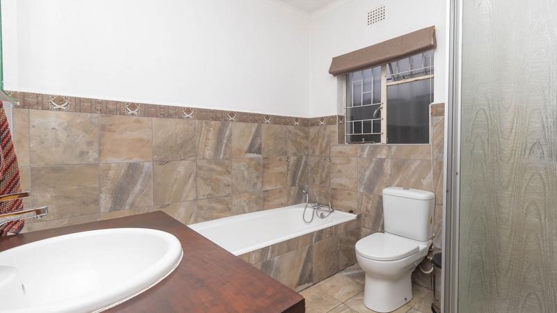 5 Bedroom Property for Sale in De Kuilen Western Cape